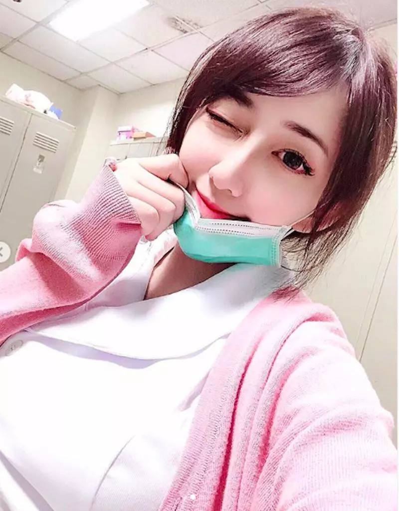 白衣制服繃到極限!美女護理師「Elle」超強性感外型,讓網友全都瘋狂報名掛門診!