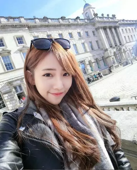 白衣制服繃到極限!美女護理師「Elle」超強性感外型,讓網友全都瘋狂報名掛門診!