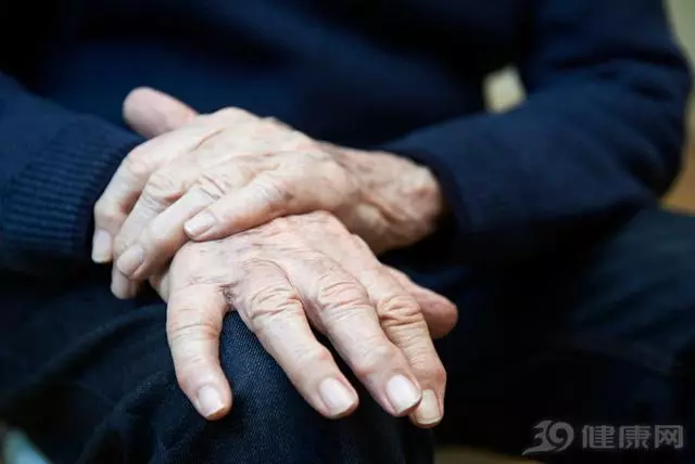 皮膚干癢,可能預示這2種身體問題,情況可大可小