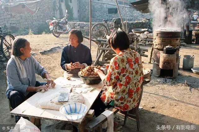 婆婆每月都會給我送菜,這次菜吃完,我發現籃子裡有封信