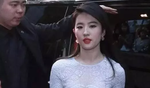 發福後的劉亦菲簡直了,身材完全處於巔峰狀態,網友:迷倒了!
