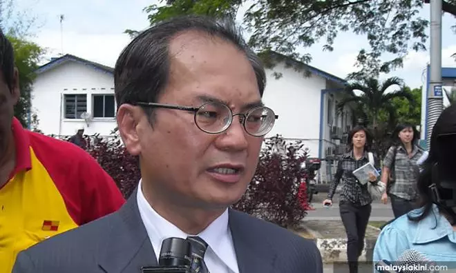 【土團州議員不滿劉天球】國會上向他出手!結果出乎意外!