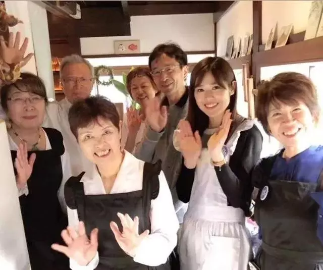 日本「奶奶女僕店」走紅,平均年齡70歲,每天卻座無虛席