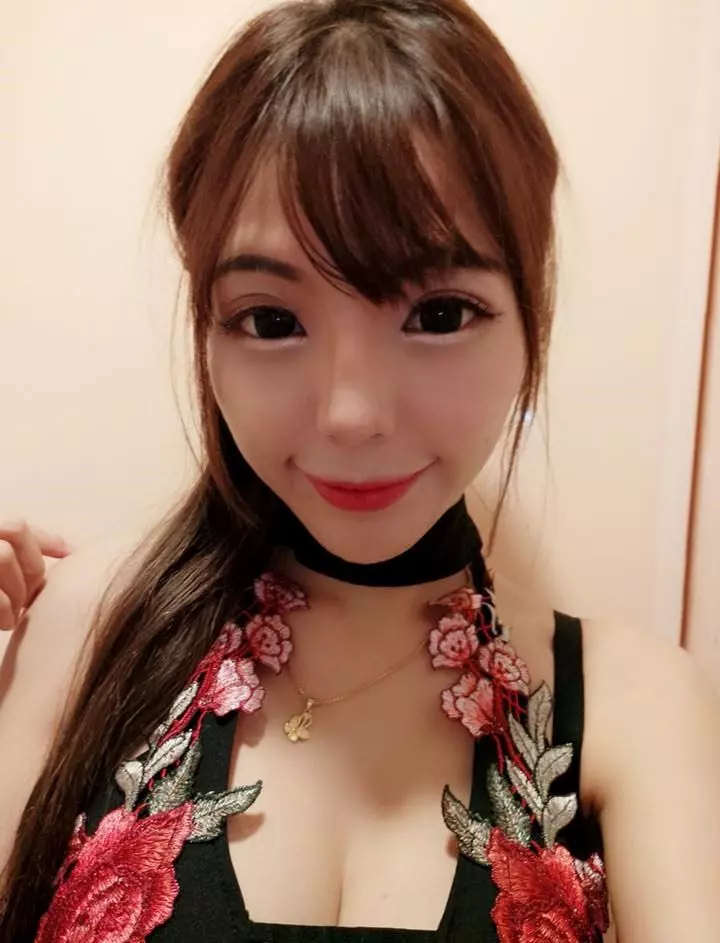 美過人的「超級辣媽」蕾蕾,窈窕曲線不愧是小精靈,變身兔女郎也輕而易舉!