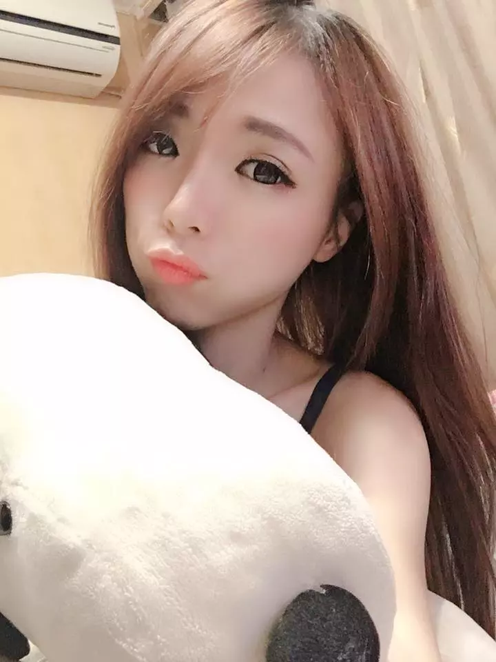 美過人的「超級辣媽」蕾蕾,窈窕曲線不愧是小精靈,變身兔女郎也輕而易舉!