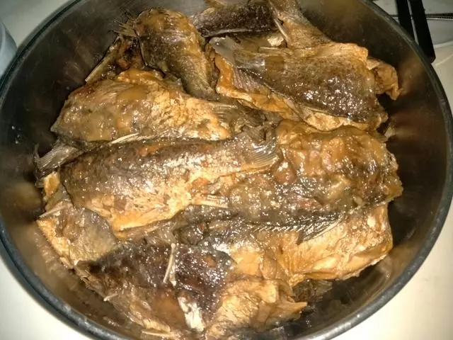 鯽魚的19種做法,魚肉鮮嫩骨刺酥軟,美味下飯,待客倍有面子