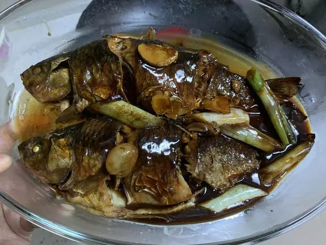 鯽魚的19種做法,魚肉鮮嫩骨刺酥軟,美味下飯,待客倍有面子