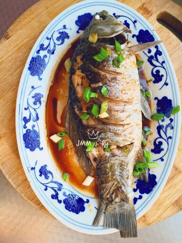 鯽魚的19種做法,魚肉鮮嫩骨刺酥軟,美味下飯,待客倍有面子