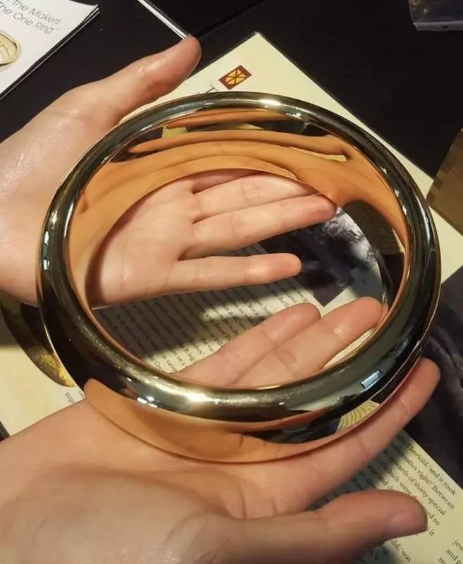 16個「每看必笑」的電影幕後花絮!巨石強森眼前的「猩猩」太鬧了!本來可怕的畫面,沒想到幕後花絮超爆笑!