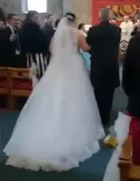 「20張讓你看懂小花童內心崩潰劇場的超爆笑婚禮照片」#2大人的世界太複雜