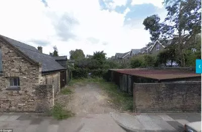 買不起房,他帶2個女兒住進破馬廄,花4年爆改,市價3300萬