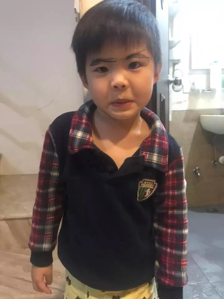 媽媽憶當年,年輕貌美,為生小孩身材全走樣!兒子笑稱「我的錯嗎?」