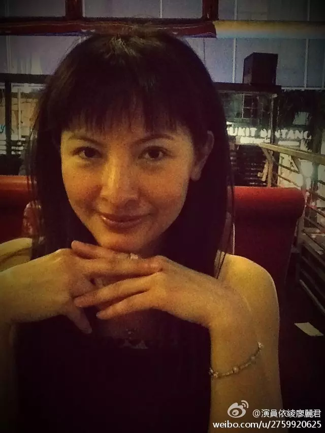 7年婚姻早破局!廖麗君當街「勾老外新歡進酒店」 難過吐心聲「在家被逼跟狗說話」:離婚是遲早的