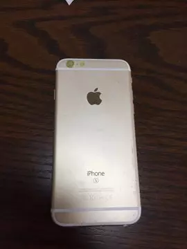 他把霧面金iPhone「用砂紙狂刮」網嚇傻 幾分鐘後「整支奢華鏡面」閃到網友心癢:蘋果快跟進!