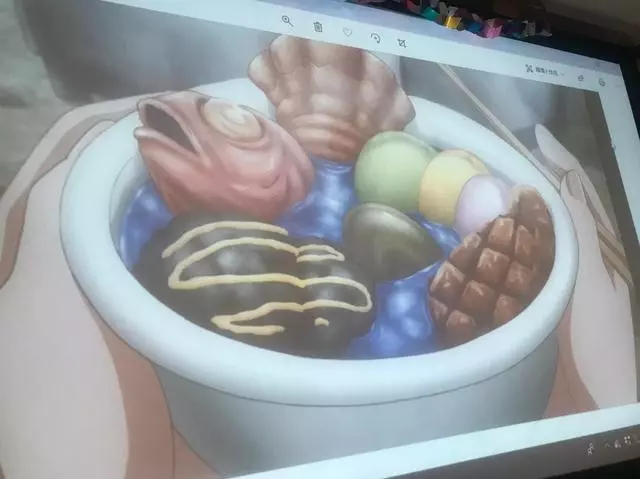 日本網友照著動畫做了鍋黑暗料理,投入大魚大肉,還原度頗高