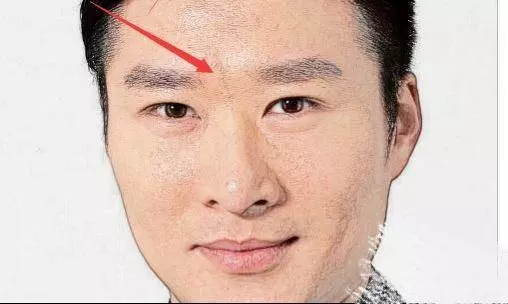 這4種命里福薄之人,臉上必有的4種特徵,十有九准!