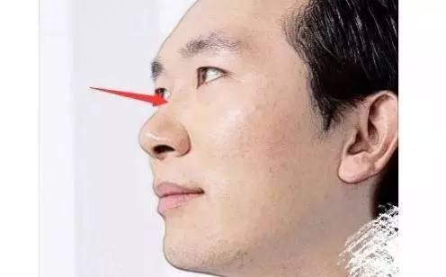 這4種命里福薄之人,臉上必有的4種特徵,十有九准!