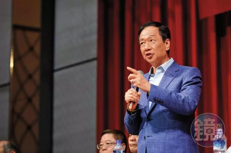郭董發飆!連開7小時會議「罵哭鴻海錢媽媽」:妳不配坐這位置 公司被追討債務「惹上350億糾紛」