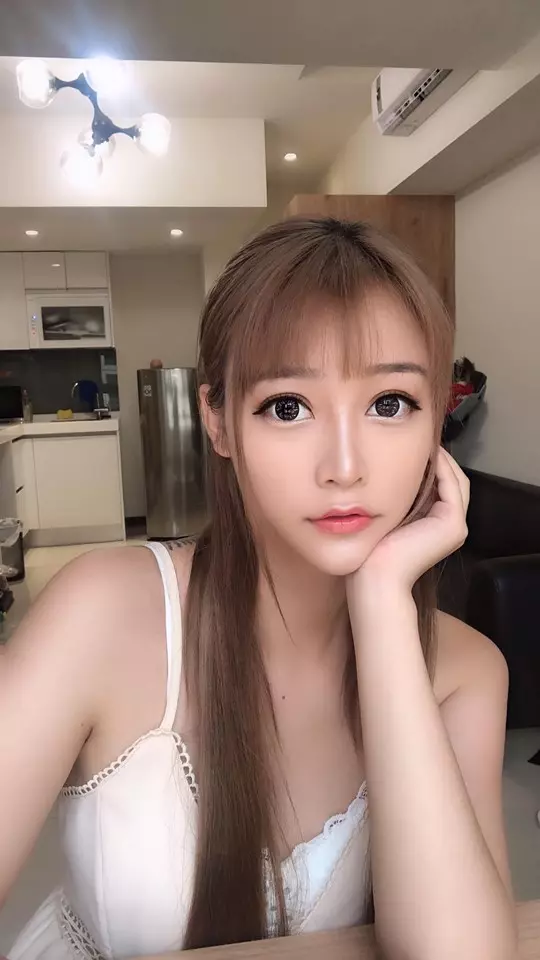 甜美女孩「Doreen Lin」,最火辣的重機女騎士來了,老司機們快跟上!