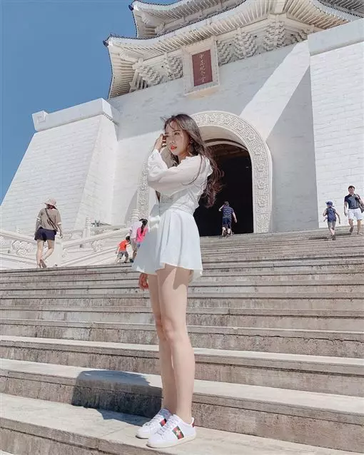 影/海軍正妹爆紅!IG曝光私人照美哭