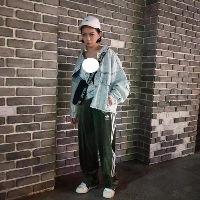 暗黑系吳謹言!嬉皮感正妹「Winnie」高冷率性電眼超殺,藏不住兇猛武器!