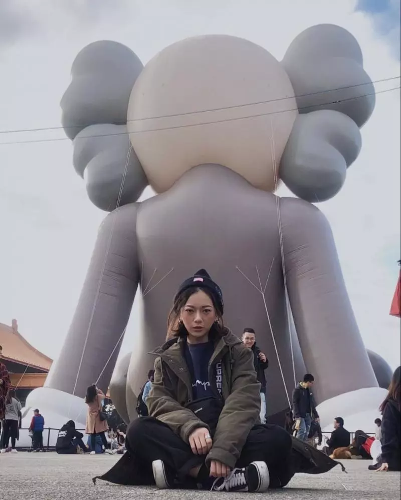 暗黑系吳謹言!嬉皮感正妹「Winnie」高冷率性電眼超殺,藏不住兇猛武器!
