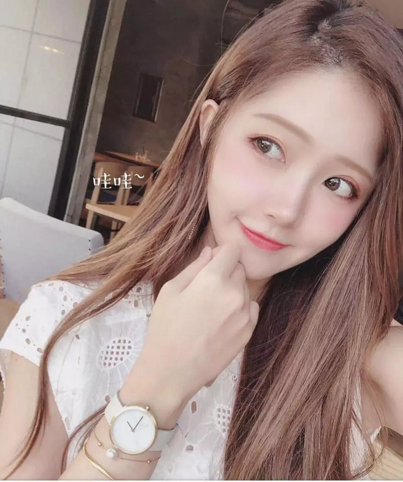 新一代的台妹網紅小甜心依凌美眉,深愛大哥哥們的愛戴~