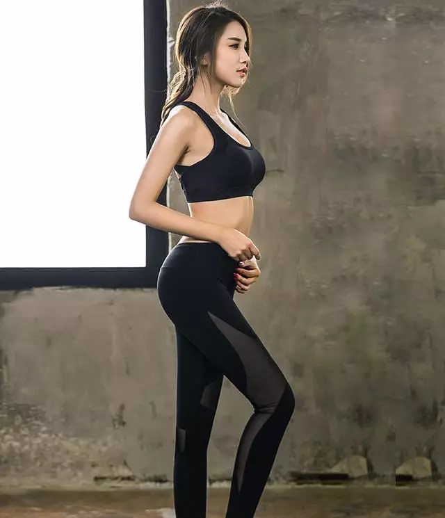 身材好的女人穿緊身褲,真是讓人大飽眼福咩!