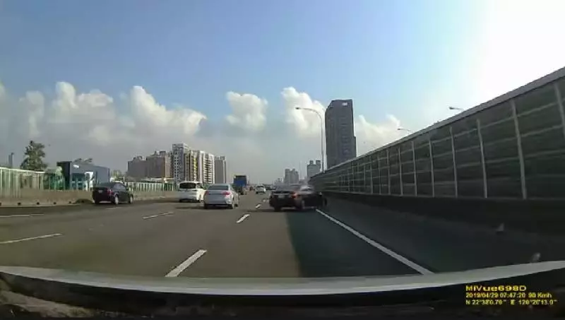 與75歲雙載老者機車擦撞,被索償近1100萬元「我全家賣了也賠不完啊」!