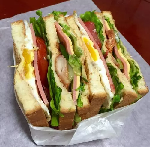 三明治不必出去買,美食達人手把手教你,作為早餐簡單又快手