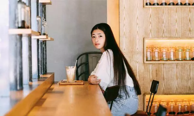 父母包辦婚姻我氣得五年不落家,回家後見到老婆讓我難以置信
