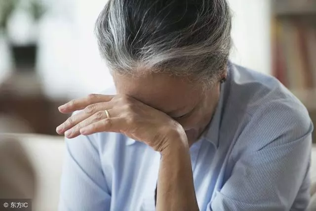 婚後單親媽讓我少回家,偶然回去一趟,門口一雙男鞋讓我熱淚盈眶