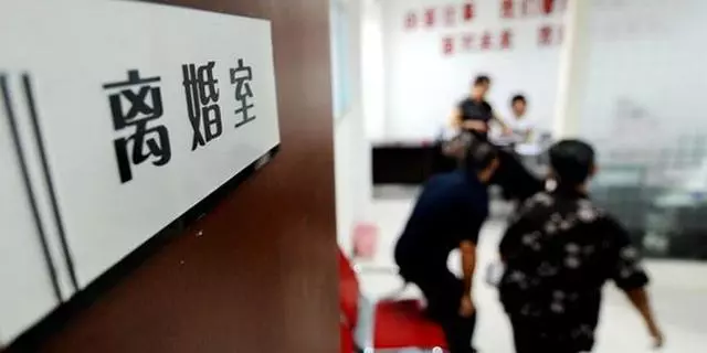 借給前夫10萬塊後他消失了,兩年後再見,我一時不知該咋辦