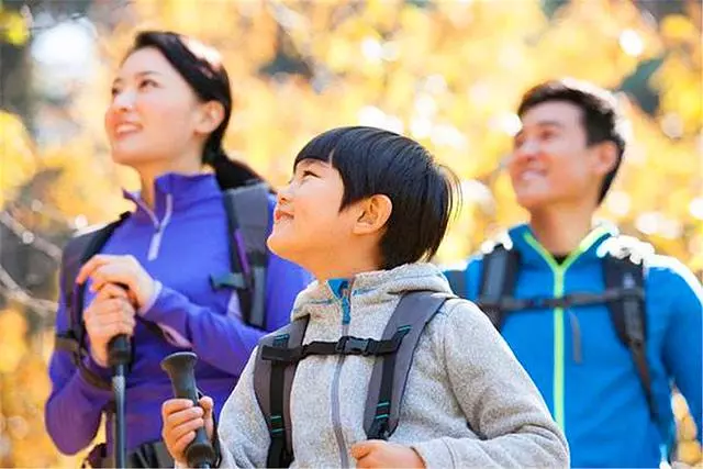 6歲女孩走紅,因太美被質疑整過容,看到孩子父母,謠言不攻自破!