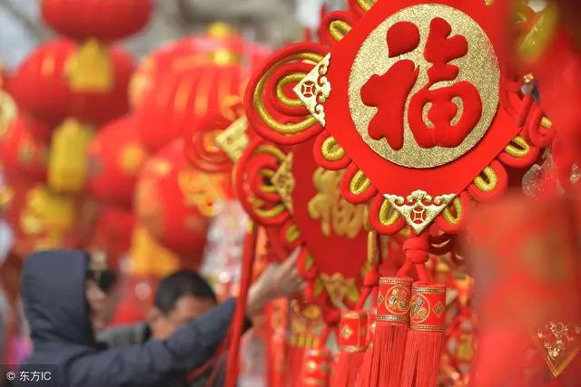 我去城裡給兒子送年貨,走時媳婦給我一個麻袋,打開後濕了眼眶