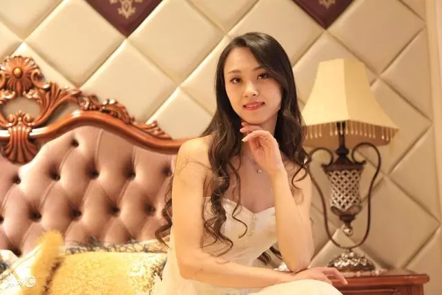 漂亮老婆工作不久每月收入超3萬,我給她兩巴掌,結果我後悔了