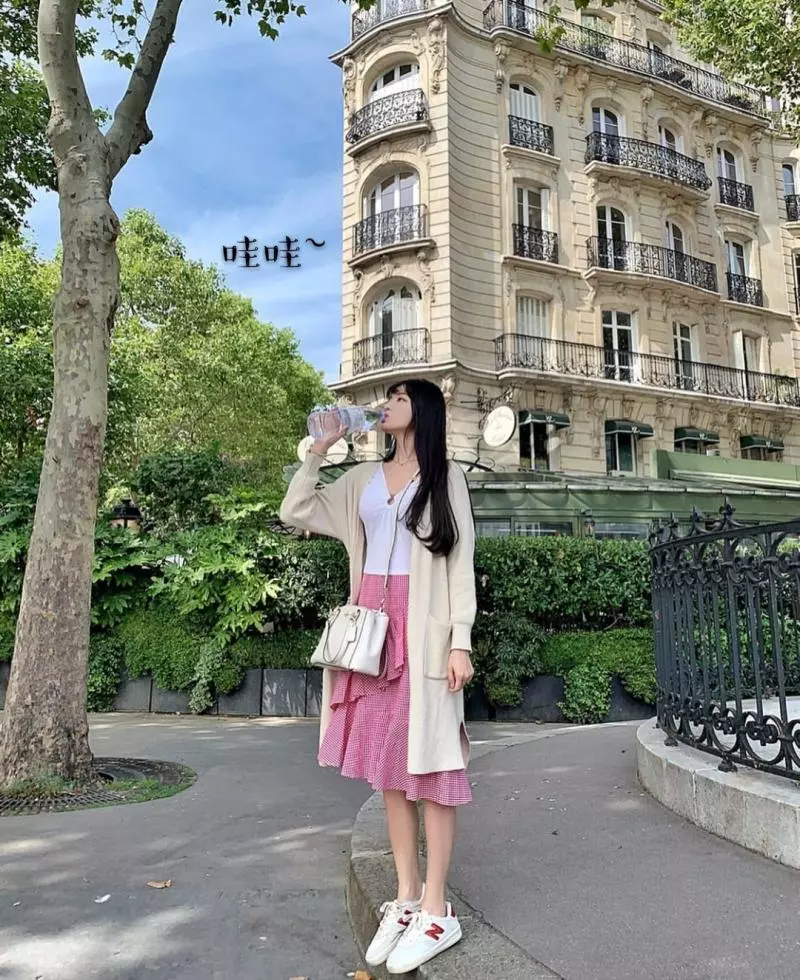 天菜級的空姐Cheryl連發美照在IG,粉絲們大飽眼福~