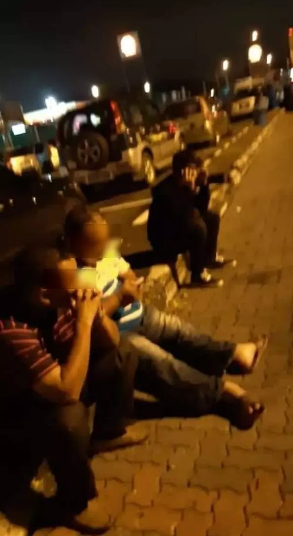 被丟棄休息站,40乘客苦等5小時!