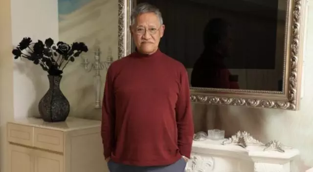 79歲吳耀漢身家35億,曾「拍一部戲買一棟別墅」!兒子與女友成婚卻被女方家嫌窮!