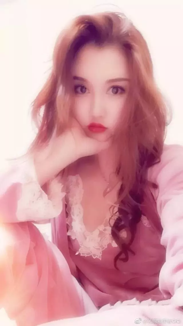 「看完殯儀館裡那場葬禮上的婚禮,我又相信了婚姻」 !