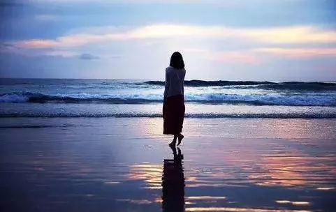 二婚3年後,看著孩子過分「懂事」的樣子,我對前夫的怨恨更深了 !