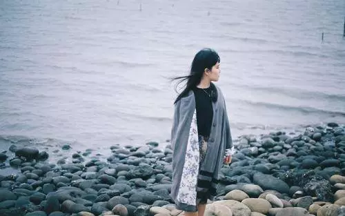 離婚5年後重遇前夫,男人更新的每一條朋友圈,都會刺痛女人的心 !