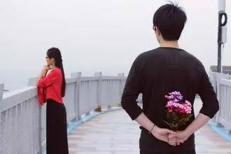 離婚兩個月,前妻帶著兒子離開後的一條朋友圈,讓男人心痛不已 !