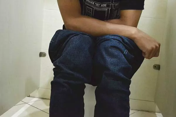 吃點東西就上廁所,每天得排便5到6次,暗示身體什麼問題?