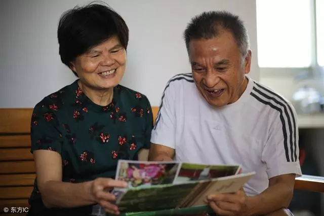 媽:兒子回來給兩千,女兒回來給兩百,看,養女兒有什麼用?