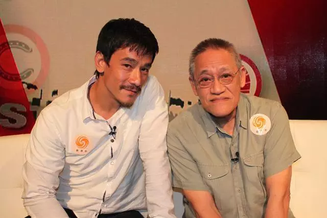 79歲吳耀漢身家35億,曾「拍一部戲買一棟別墅」!兒子與女友成婚卻被女方家嫌窮!