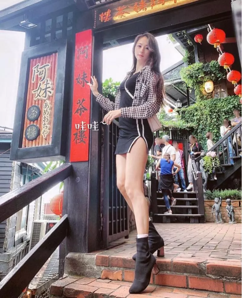 熟女型的長腿姐姐snowy一點也不輸給現在的妹妹們~