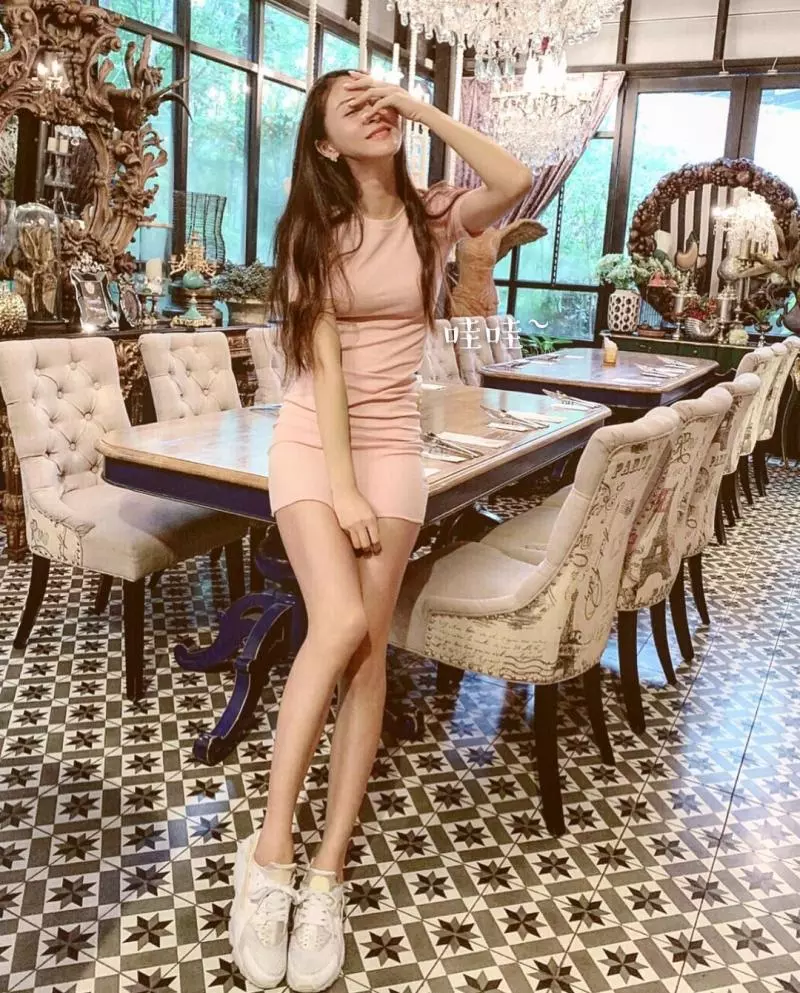 熟女型的長腿姐姐snowy一點也不輸給現在的妹妹們~