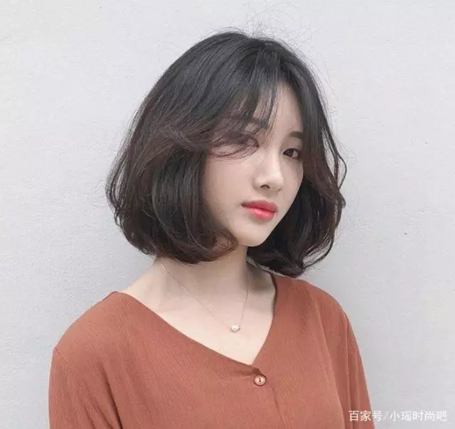 剪的人都變美了!今秋的5款「內扣捲」短髮,每一款都顯臉瘦,早換早美