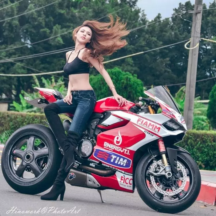 足控入內!Lamigo女球迷,點開IG好福利。